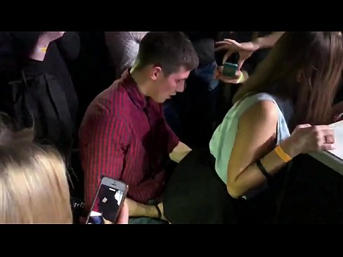 ❤️ Sess reali f'nightclub Russu. Tfajla Russa ta’ 18-il sena fl-anus u l-vaġina fucked f’nightclub ❤️❌ Porn sabiħ f'mt.pornohdmega.ru ️❤