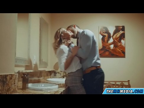 ❤️ Meta blonda busty seduces f'kamra tal-banju pubbliku ❤️❌ Porn sabiħ f'mt.pornohdmega.ru ️❤